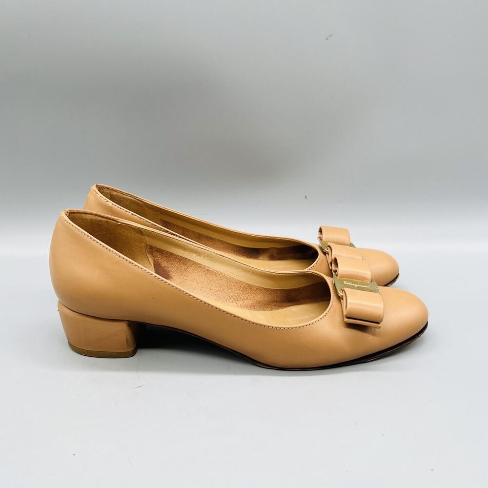 Salvatore Ferragamo Shoes Womens 5.5 Beige Leather Vara Bow Low Heel Pumps Vtg